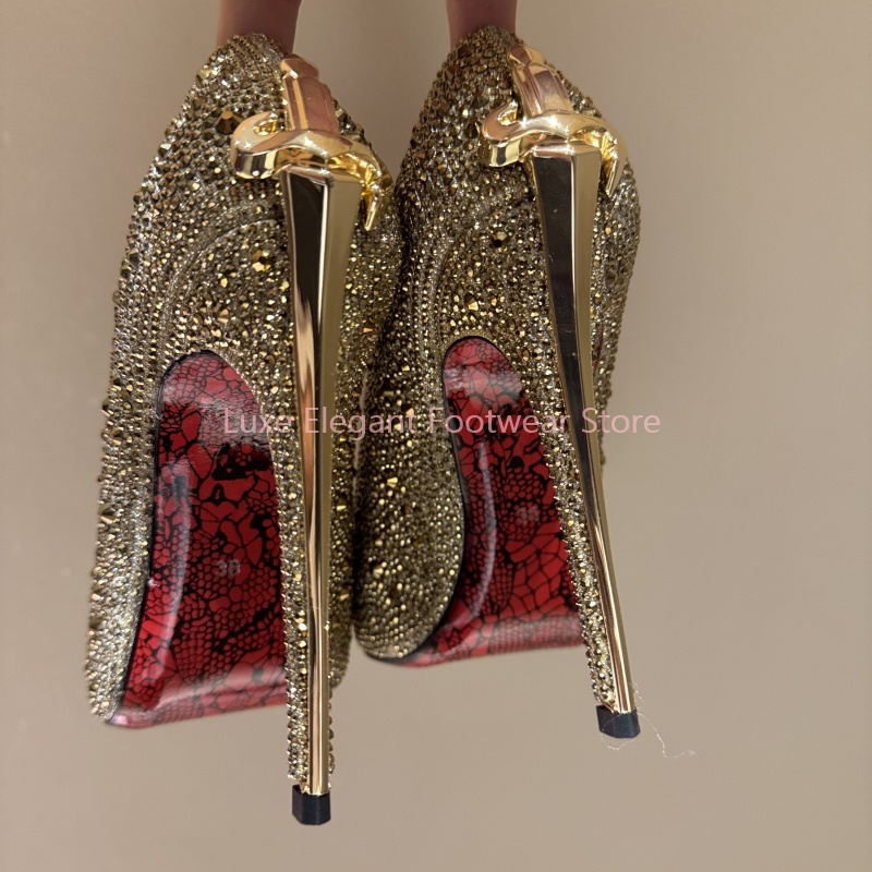 Women Shoes Formal - รองเท้าส้นสูงปลายแหลมทรงดาบคริสตัลสีทองอร่าม แบบสวม สำหรับผู้หญิง เซ็กซี่ หรูหรา แฟชั่น