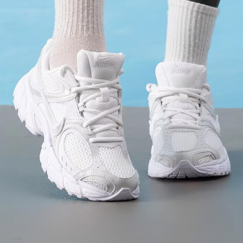 ไนกี้ W NIKE V5 RNR HQ7901-101 - Women Shoes Running Nike บทวิจารณ์และราคา