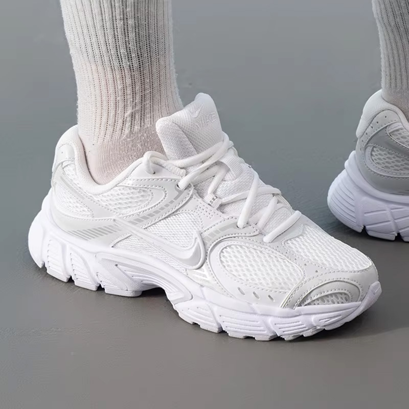ไนกี้ W NIKE V5 RNR HQ7901-101 - Women Shoes Running Nike บทวิจารณ์และราคา
