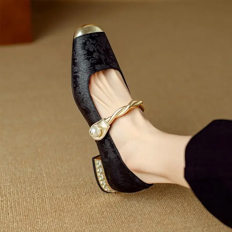 ส้นผู้หญิงปั๊มสแควร์ Toe Mary  - Women Shoes Japanese Brand บทวิจารณ์และราคา