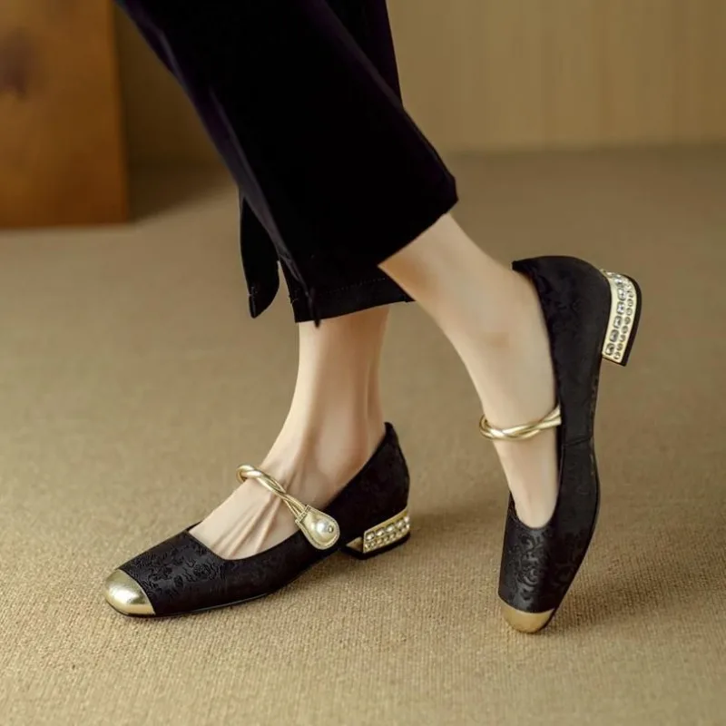 ส้นผู้หญิงปั๊มสแควร์ Toe Mary  - Women Shoes Japanese Brand บทวิจารณ์และราคา